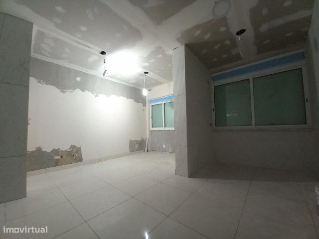 Apartamento Remodelado de 4 Assoalhadas | Paivas Amora *OFERTA E.