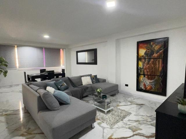 Apartamento Remodelado En Alquiler En Sabana Grande, Av Casanova