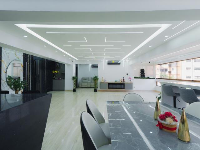 Apartamento remodelado en las mercedes de 230mts