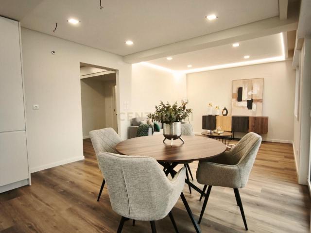 Apartamento Renovado T3 em Benfica, Lisboa