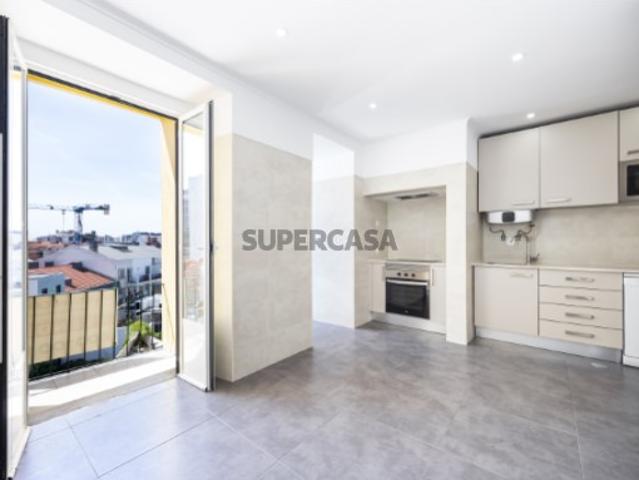 Apartamento renovado T3+1 Picoas, situado entre o Saldanha e o Marquês de Pombal
