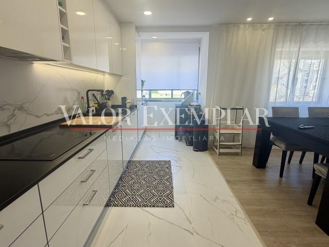 Apartamento Renovado c/ Suite