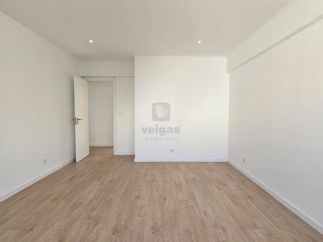 Apartamento renovado com 3 quartos no centro de Odivelas 62m² Odivelas