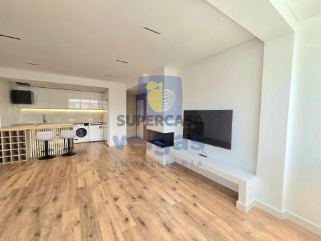Apartamento renovado com 1 quarto em Charneca de Caparica