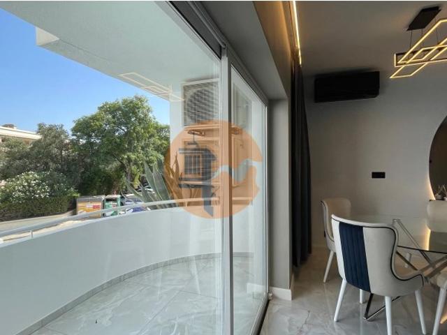 Apartamento renovado com piscina em Vilamoura
