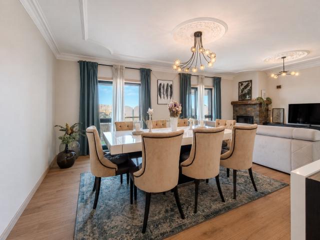 Apartamento Renovado com Vista Panorâmica em Rio Tinto, Gondomar