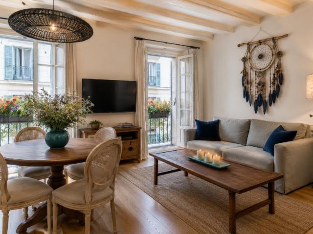 Apartamento renovado con estilo bohemio chic en venta en el Barrio Gòtico, Barcelona