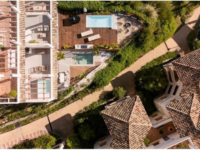 APARTAMENTO RENOVADO CON PISCINA