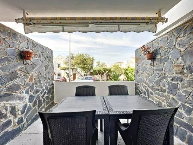 Apartamento renovado con terrazas en pleno centro de Empuria. 51m² Empuriabrava