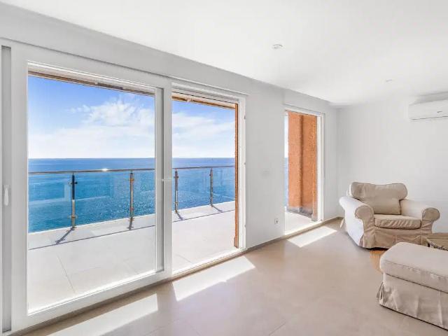 Apartamento renovado con vista al mar, 11.º piso 86m² Pla del devesa