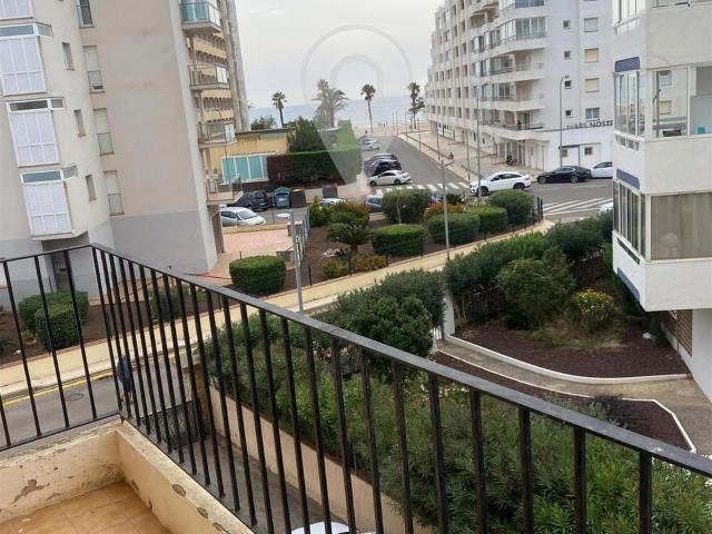 Apartamento renovado con vistas al mar y aparcamiento Santa 68m² Roses