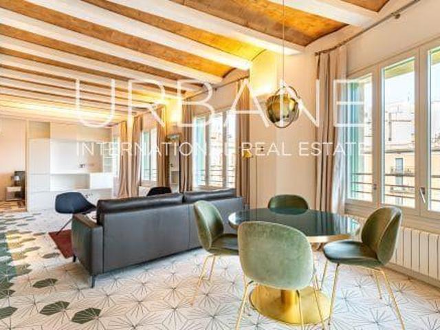 Apartamento Renovado de 2 Habitaciones a la Venta en Eixampl. 146m² Barcelona