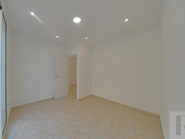 Apartamento renovado de 3 habitaciones en Barcelona