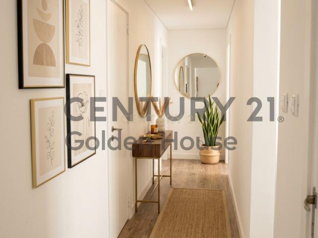 Apartamento Renovado em Algés, Oeiras 2 Quartos e 2 WC