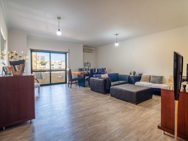 Apartamento Renovado em Alto do Seixalinho, Barreiro