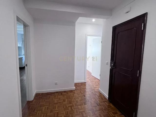 Apartamento Renovado em Cascais com Excelente Localização perto da praia