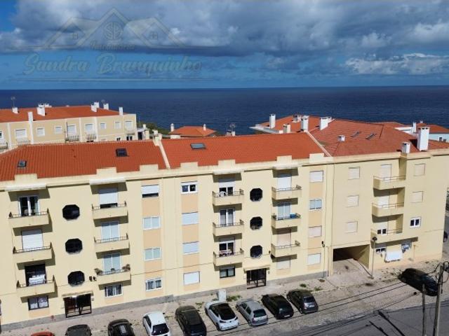 Apartamento RENOVADO novo com vista mar