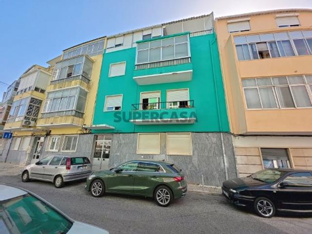 Apartamento Reabilitado T2 em Queluz de Baixo Localização Central, Sintra