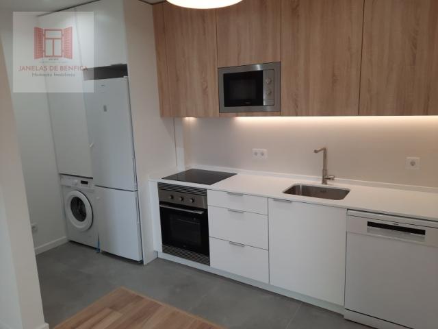 Apartamento Recuperado C/ cozinha equipada Centro da Amadora