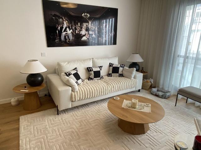 Apartamento recién construido a 50 m de la playa en el centr. 95m² Estepona