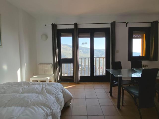 Apartamento reformado con garaje en Sierra Nevada