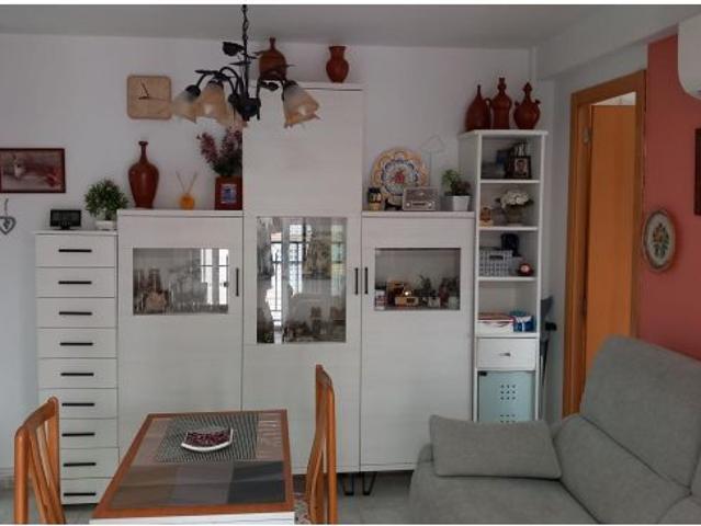 Apartamento Reformado con parking y piscina a un paso de playa poniente!