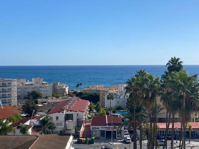 Apartamento reformado con vistas al mar en La Carihuela Montemar