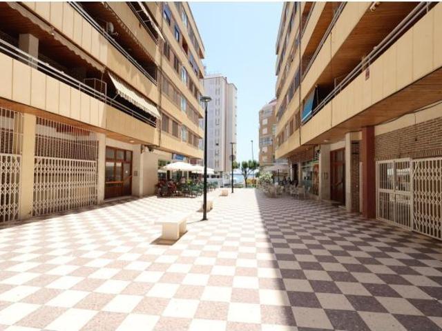 APARTAMENTO REFORMADO A ESTRENAR CON TERRAZA Y VISTAS AL MAR JUNTO A PLAYA DE LOS NÁUFRAGOS