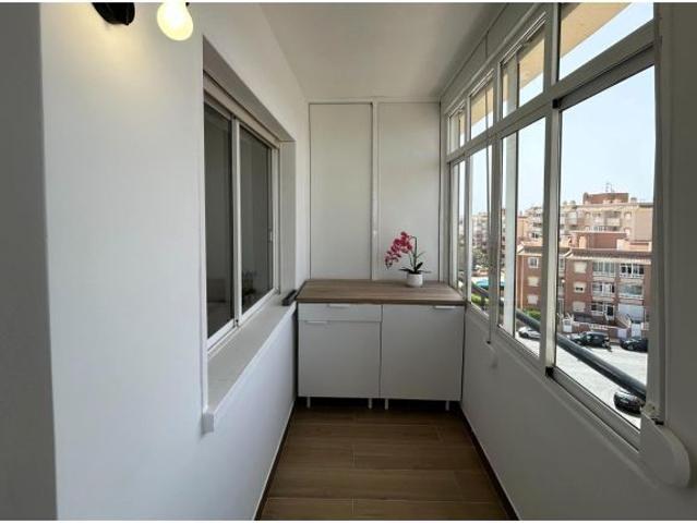 Apartamento reformado aprox. 65 m2 4.ª planta con gran terraza y vistas fantásticas, piscina com