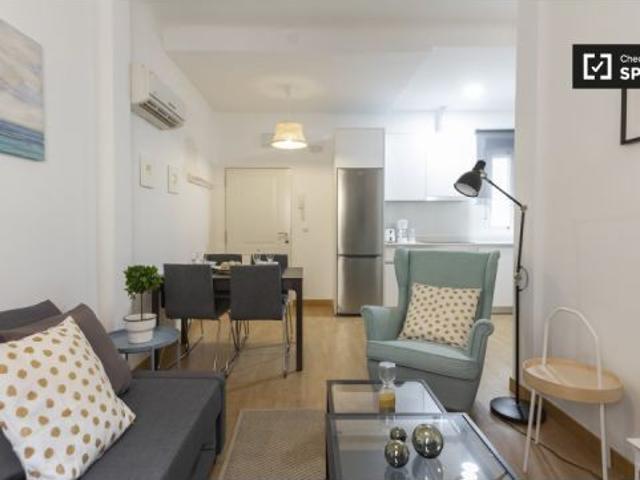 Apartamento reformado de 3 dormitorios en alquiler en Carabanchel