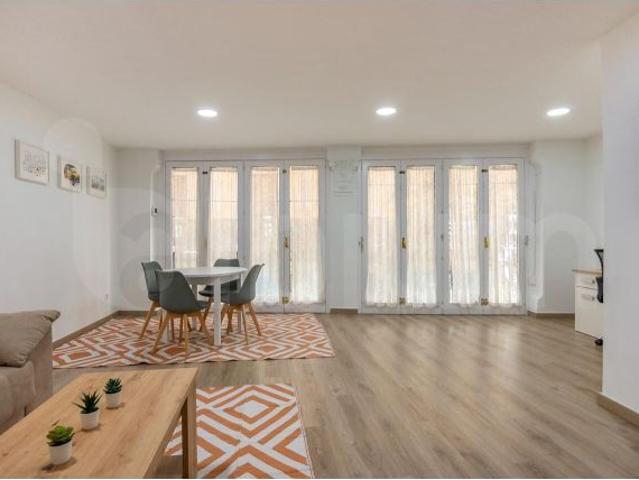 Apartamento reformado en el corazón del Gótico ALQUILER DE TEMPORADA