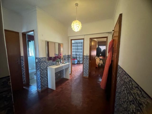Apartamento, Santo António dos Cavaleiros e Frielas