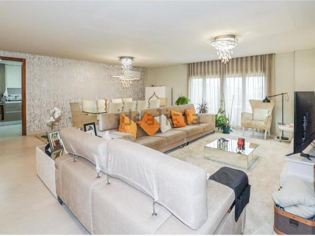 Apartamento, Santo António dos Cavaleiros e Frielas