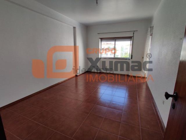 Apartamento, Santo Onofre e Serra do Bouro