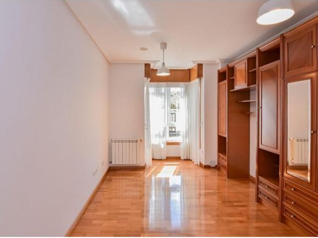 Apartamento seminuevo con garaje y trastero