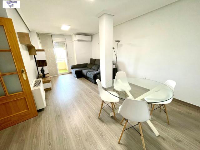 APARTAMENTO SEMINUEVO CON TRASTERO