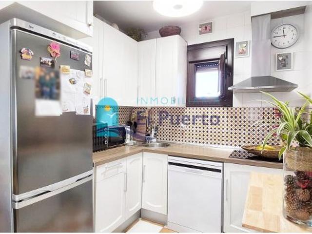 APARTAMENTO SEMIREFORMADO CON PISCINA Y PARKING EN BAHÍA – REF. 1782
