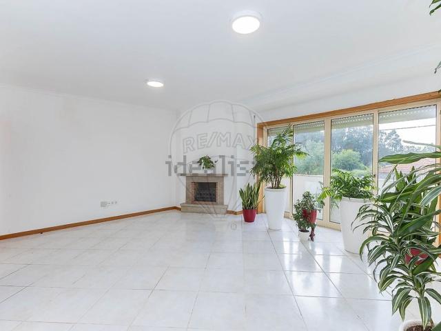 Apartamento, Serzedo e Perosinho