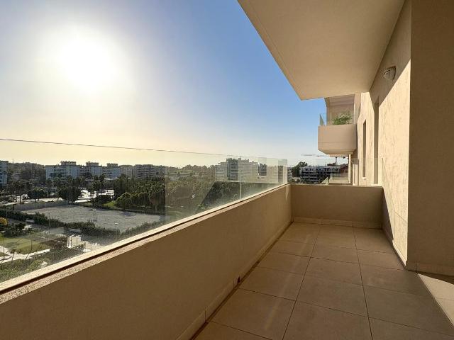 Apartamento sin inmuebles de 3 dormitorios en Nueva Andalucia