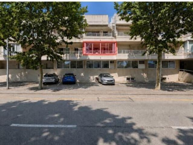 Apartamento soleado con terraza en Port Empordà, Empuriabrava