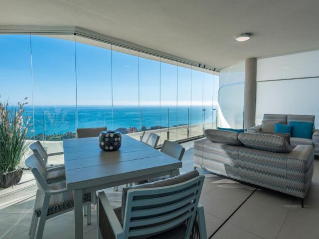 Apartamento 'Stupa Hills Espectaculares vistas al mar' con vistas al mar, Wi Fi y aire acondicionado