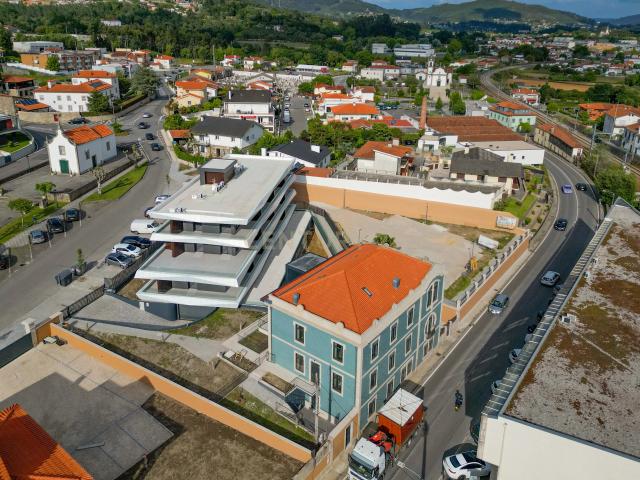 Apartamento/Moradia Duplex Novo com Terraço Privativo – Barroselas, Viana do Castelo