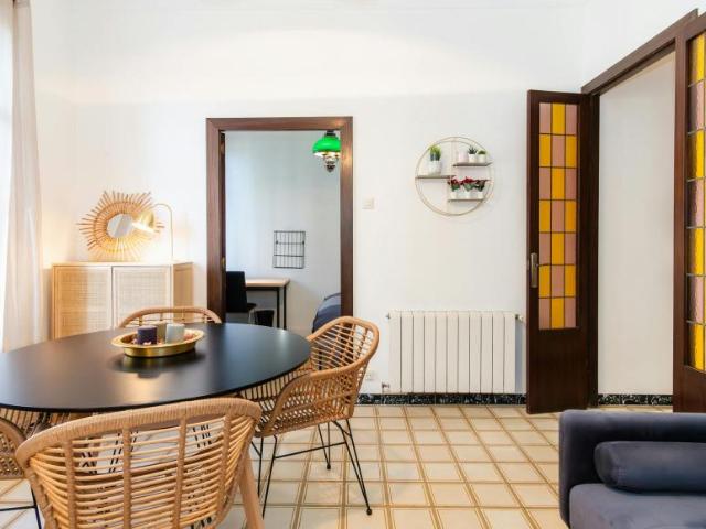 Apartamentos 3 Dormitorio Barcelona Barcelona ES100494168