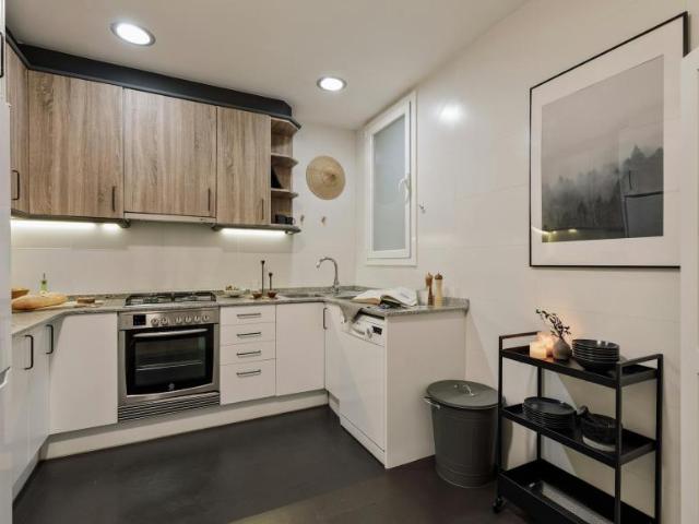 Apartamentos 3 Dormitorio Barcelona Barcelona ES100676799