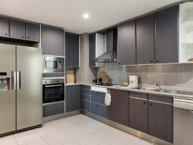 Apartamentos 3 Dormitorio Barcelona Barcelona ES100764952