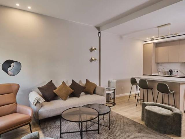 Apartamentos 3 Dormitorio Barcelona Barcelona ES100981874