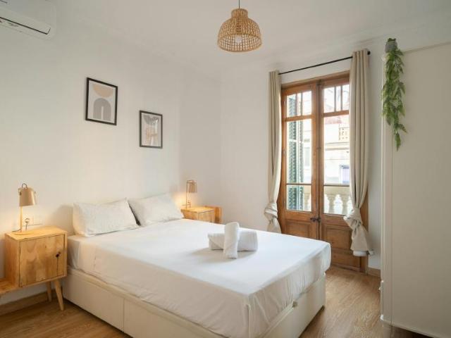 Apartamentos 3 Dormitorio Barcelona Barcelona ES101729010