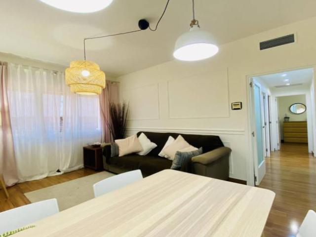 Apartamentos 3 Dormitorio Barcelona Barcelona ES101821902