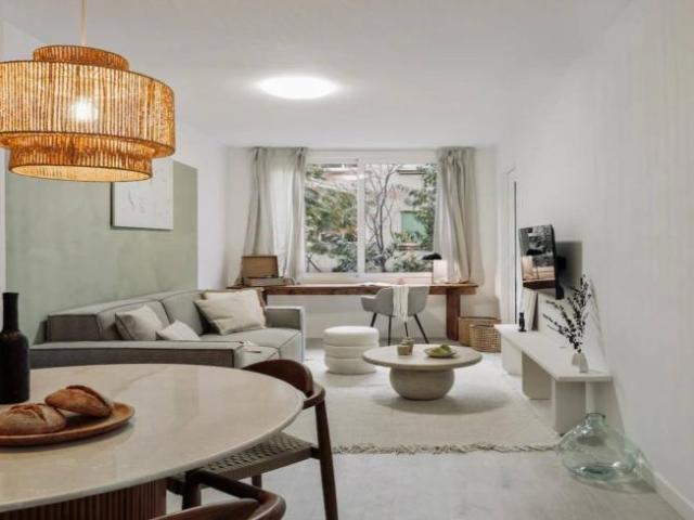 Apartamentos 3 Dormitorio Barcelona Barcelona ES102400505