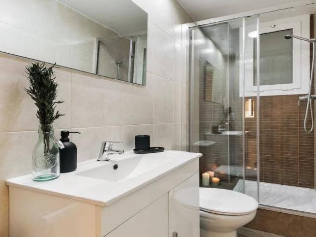 Apartamentos 3 Dormitorio Barcelona Barcelona ES102400690